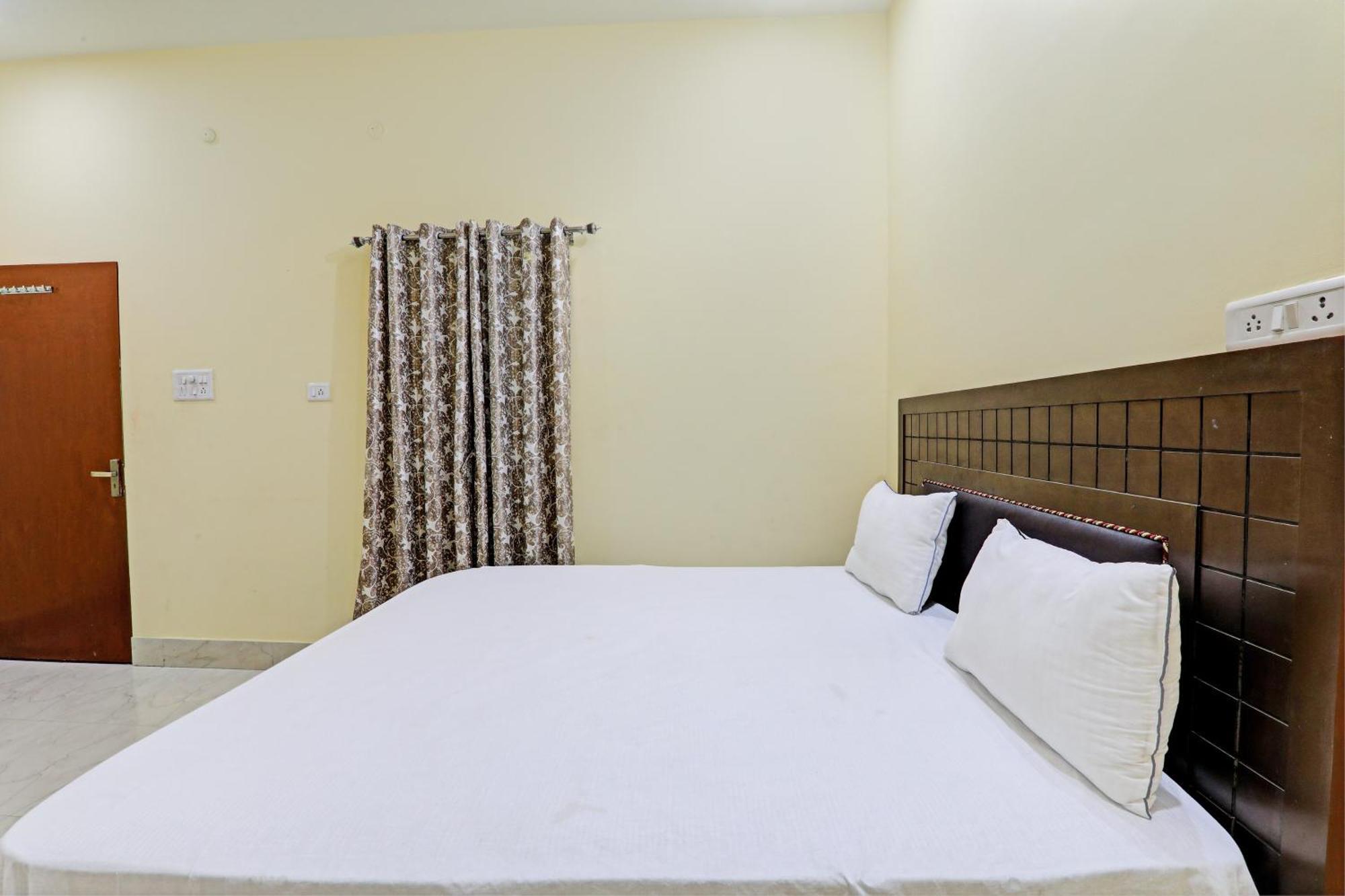 Hotel O Home Singhs Delight Varanasi Esterno foto