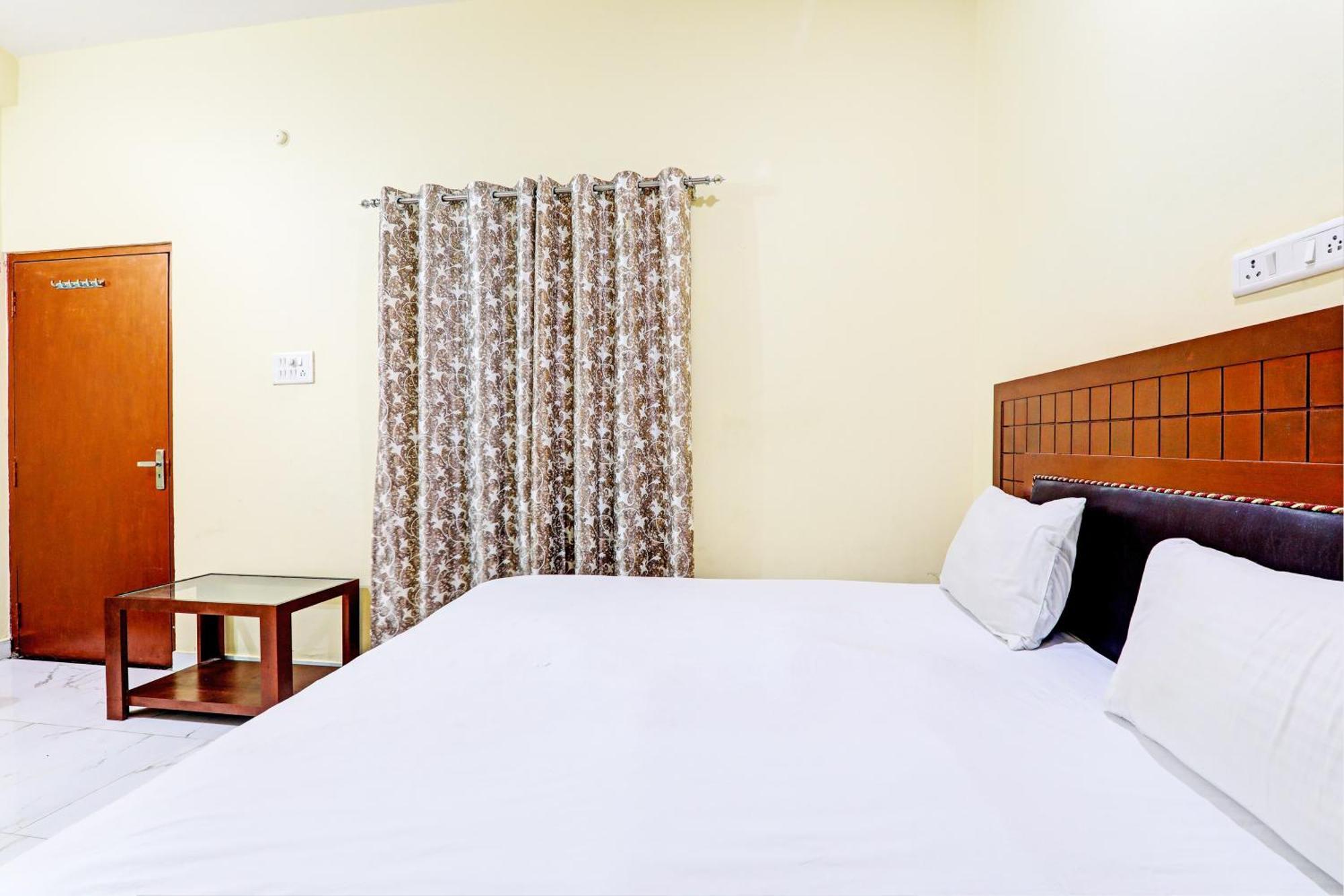 Hotel O Home Singhs Delight Varanasi Esterno foto
